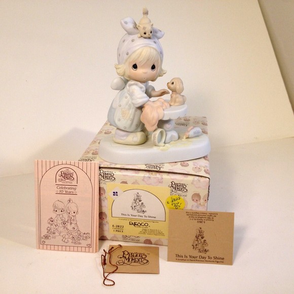 Poupée bébé Precious Moments porcelaine et tissu Katie Lynne #E-0539